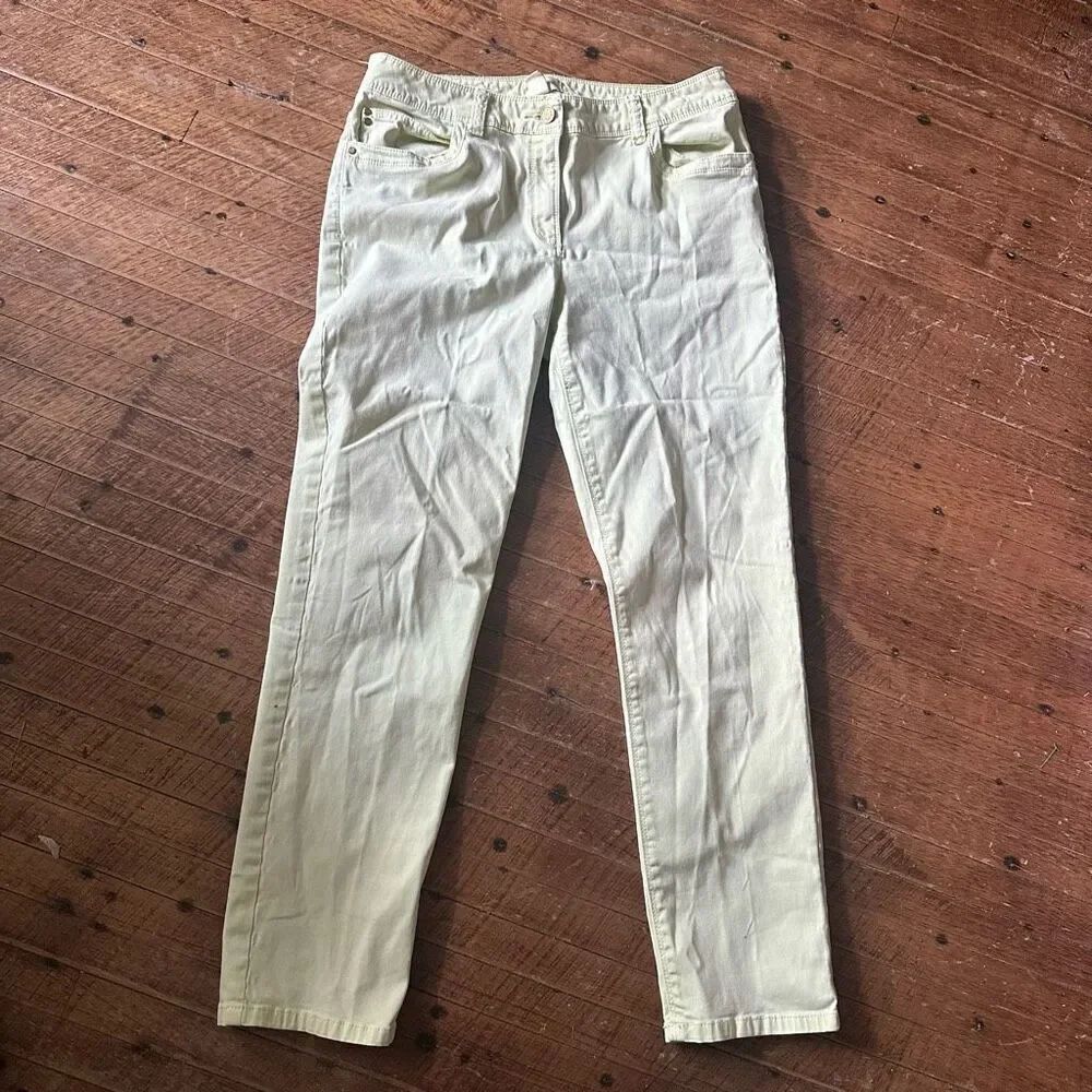 Chico’s pale yellow skimmer size 0.5 cropped mom jeans